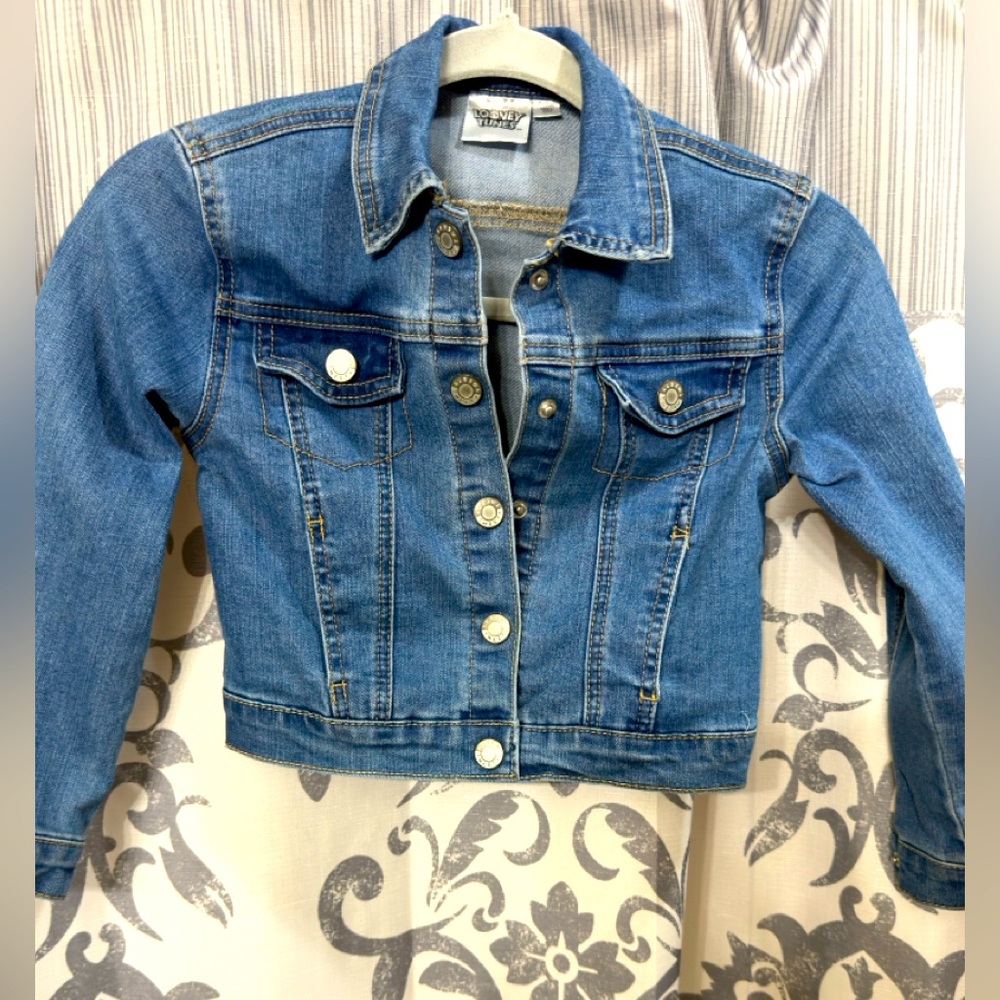 EUC Warner Bros. Looney Tunes Tweety Bird Blueโ Denim Apparel Size S